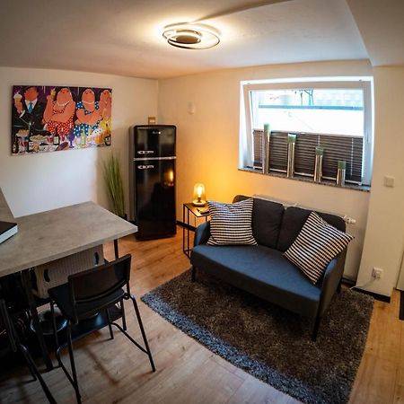 Gemuetliche 2-Zimmer Souterrain Wohnung Düsseldorf Exterior foto